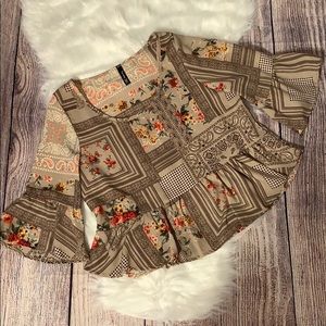 3/4 Bell Sleeve Flowy Printed Crop Top